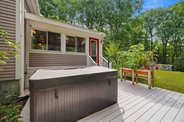 19 Highland Road, Kensington, NH 03833