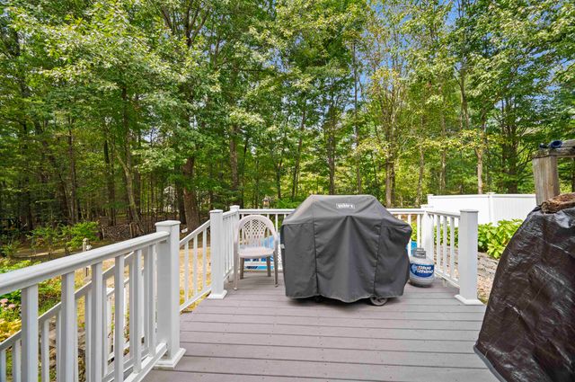19 Highland Road, Kensington, NH 03833