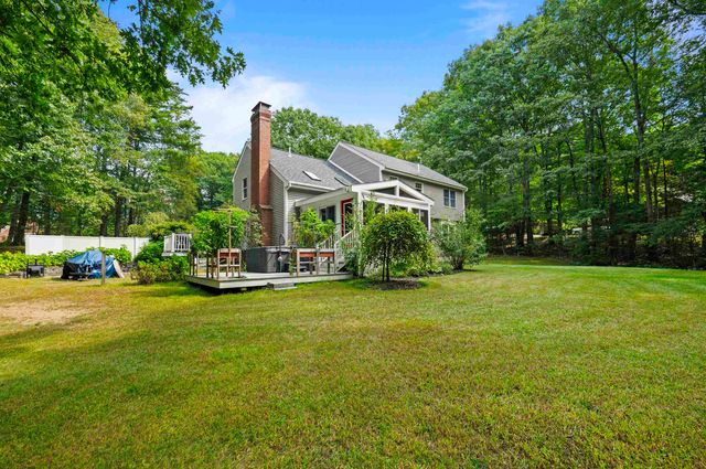 19 Highland Road, Kensington, NH 03833