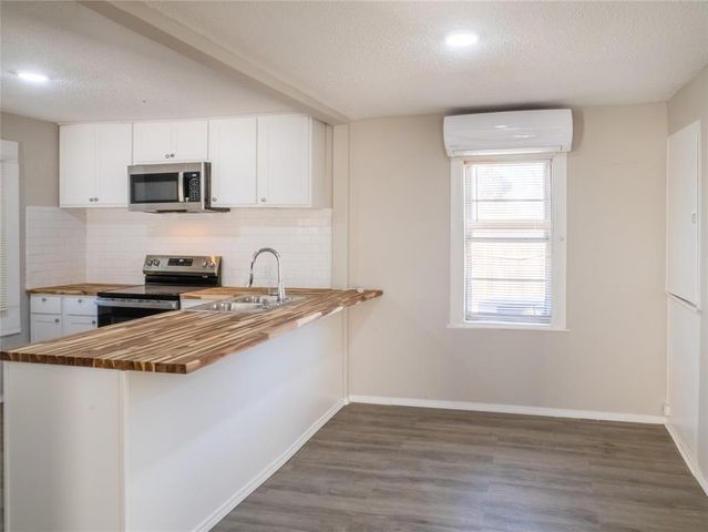 1715 SW E Avenue, Lawton, OK 73501