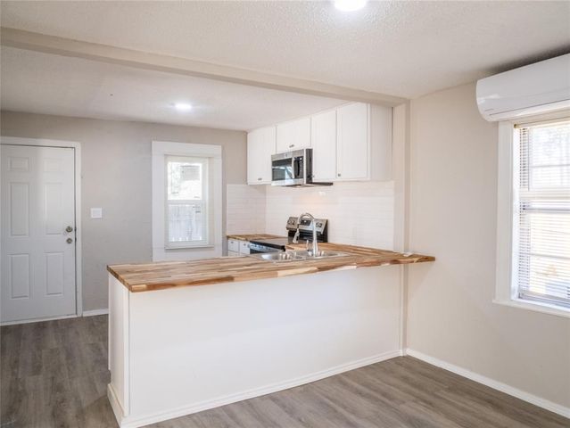 1715 SW E Avenue, Lawton, OK 73501