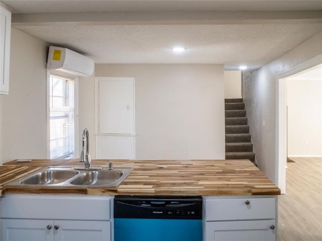 1715 SW E Avenue, Lawton, OK 73501