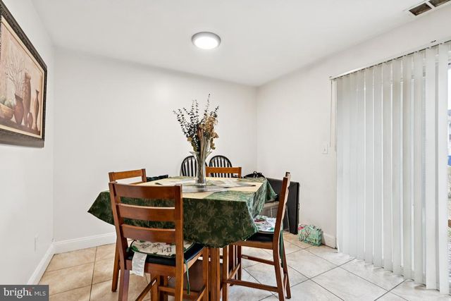 18 E 4TH ST, Burlington, NJ 08016