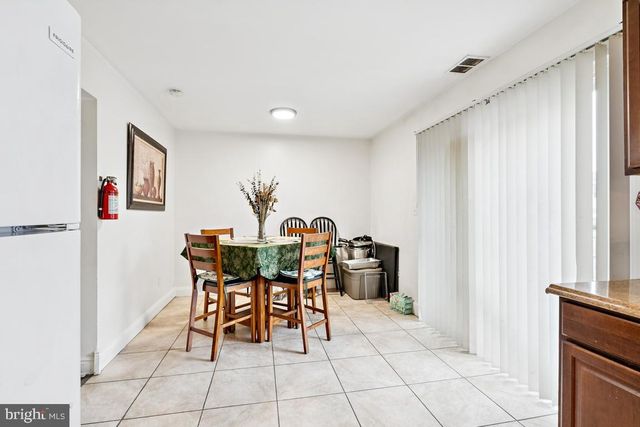 18 E 4TH ST, Burlington, NJ 08016