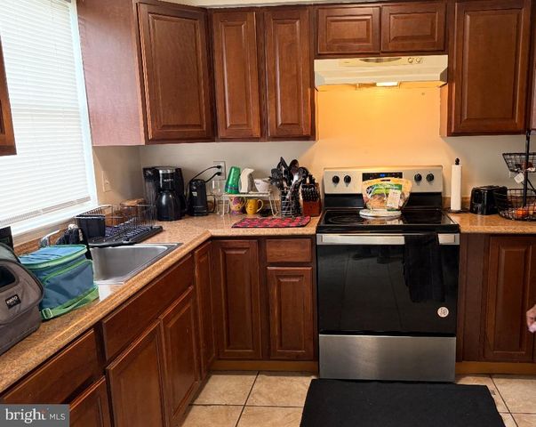 18 E 4TH ST, Burlington, NJ 08016