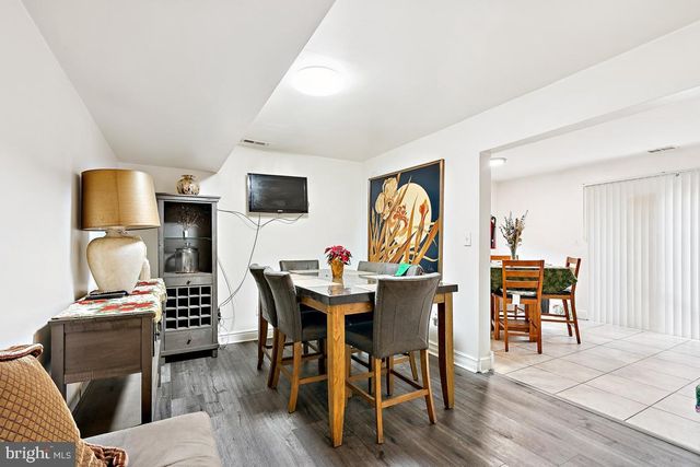 18 E 4TH ST, Burlington, NJ 08016