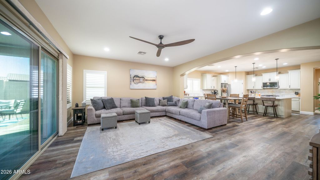 Image 14 of property listing at 10754 W YEARLING Road, Peoria, AZ 85383