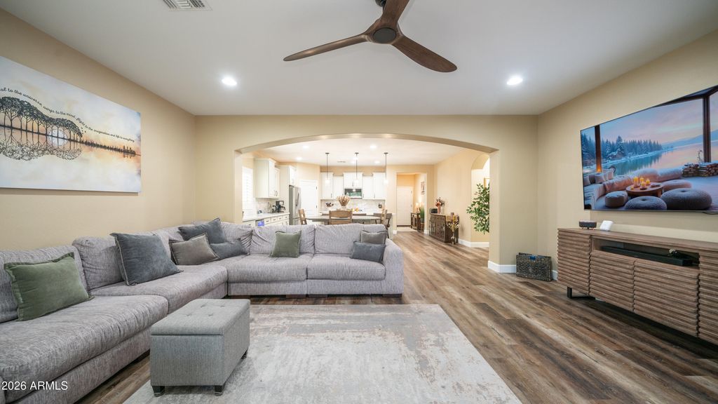 Image 15 of property listing at 10754 W YEARLING Road, Peoria, AZ 85383