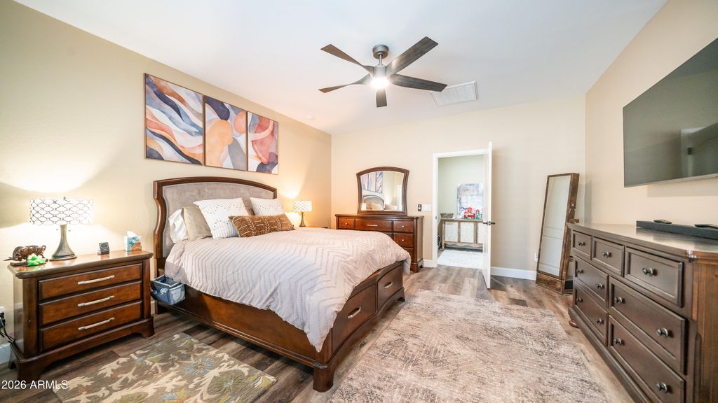 Image 17 of property listing at 10754 W YEARLING Road, Peoria, AZ 85383