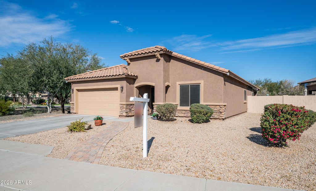 Image 34 of property listing at 10754 W YEARLING Road, Peoria, AZ 85383