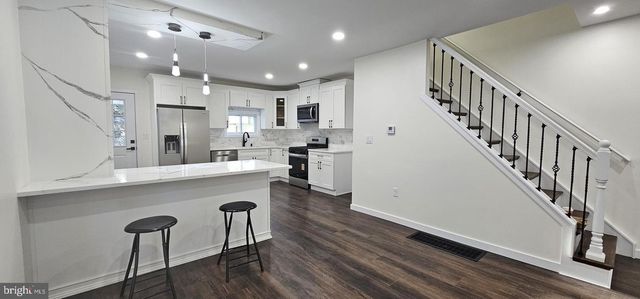 121 DICKINSON AVE, Hamilton, NJ 08629