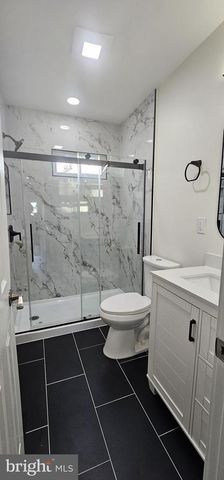 121 DICKINSON AVE, Hamilton, NJ 08629