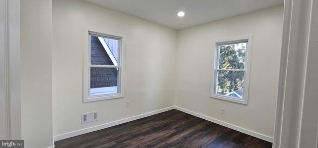 121 DICKINSON AVE, Hamilton, NJ 08629