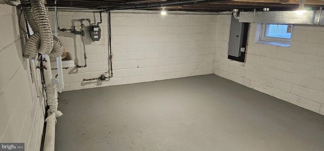 121 DICKINSON AVE, Hamilton, NJ 08629