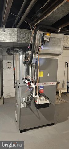 121 DICKINSON AVE, Hamilton, NJ 08629