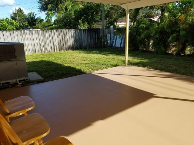 9444 SW 52nd Pl, Cooper City, FL 33328