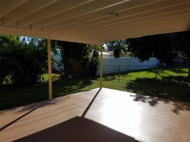 9444 SW 52nd Pl, Cooper City, FL 33328