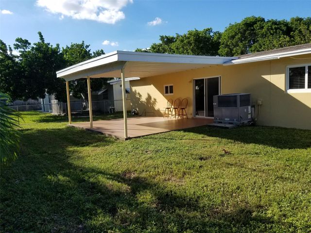 9444 SW 52nd Pl, Cooper City, FL 33328