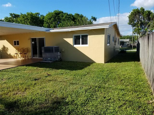9444 SW 52nd Pl, Cooper City, FL 33328