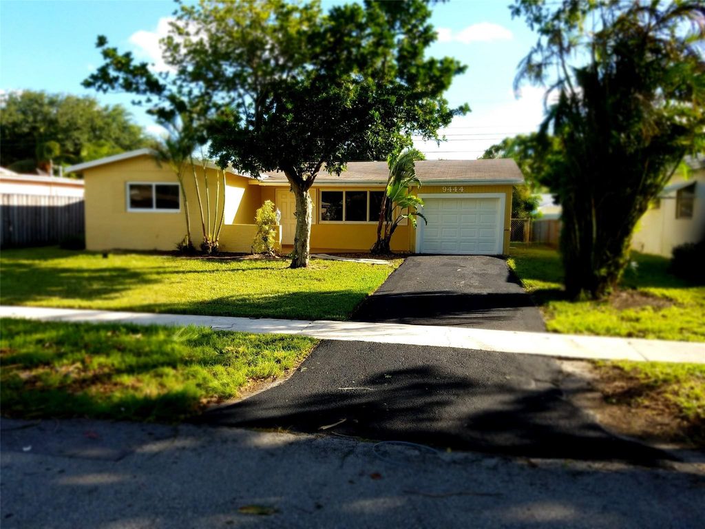 9444 SW 52nd Pl, Cooper City, FL 33328