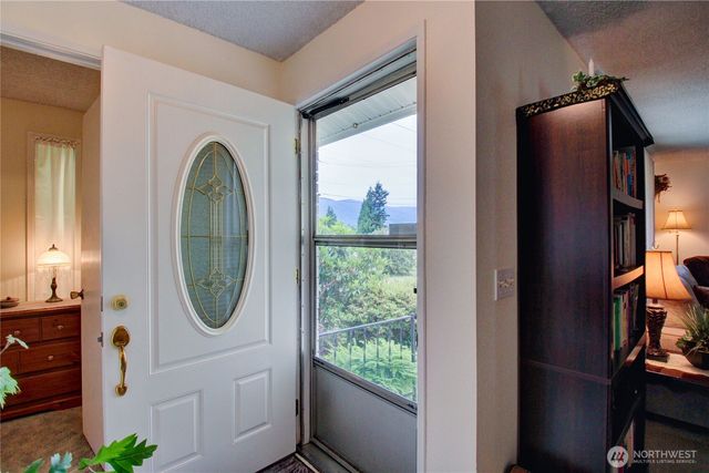 609 John Liner Road, Sedro Woolley, WA 98284