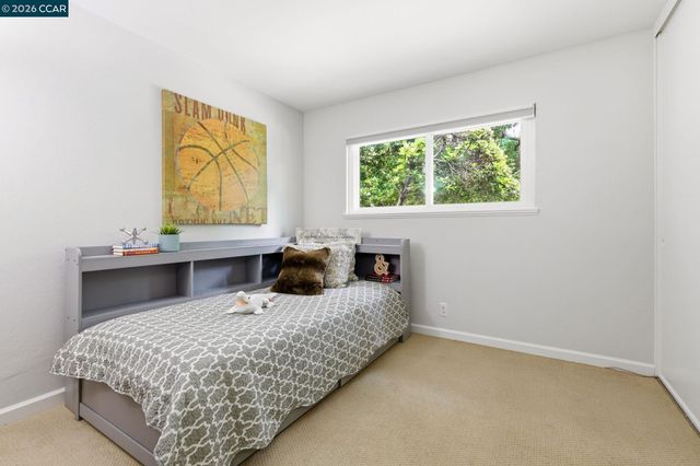 1881 Emerald St, Concord, CA 94518