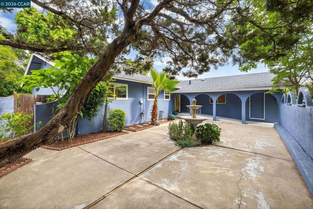 1881 Emerald St, Concord, CA 94518