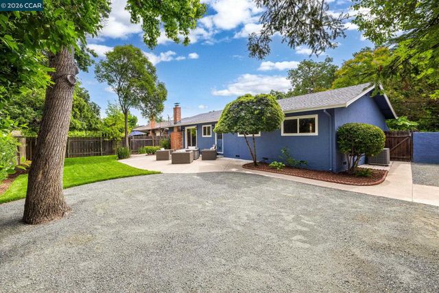 1881 Emerald St, Concord, CA 94518