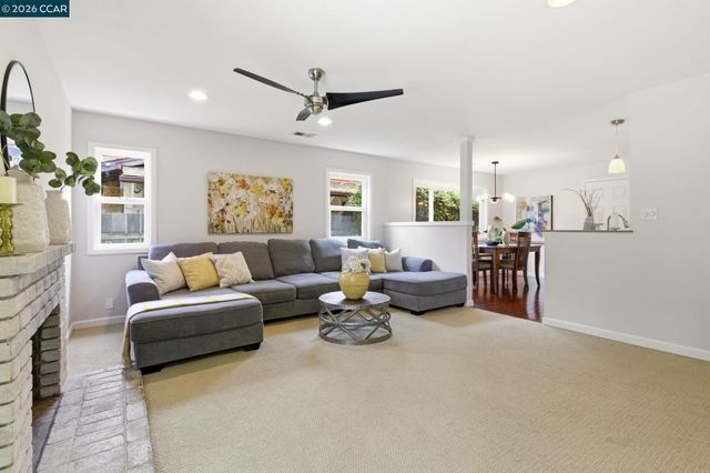 1881 Emerald St, Concord, CA 94518
