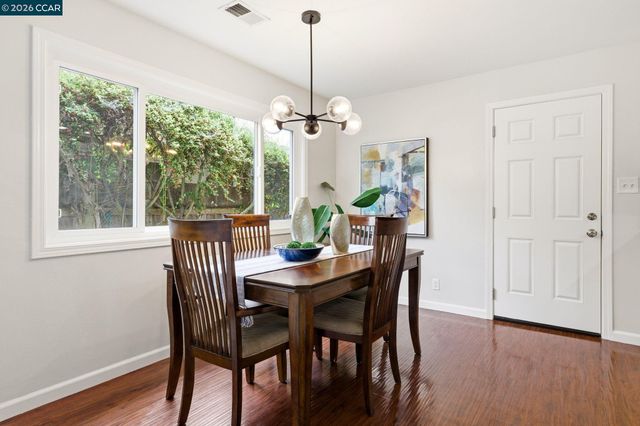 1881 Emerald St, Concord, CA 94518