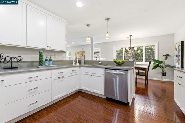 1881 Emerald St, Concord, CA 94518