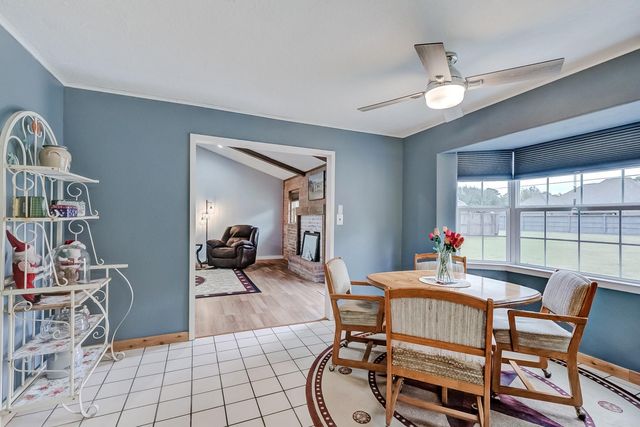 186 Poinsetta Street, Bridge City, TX 77611