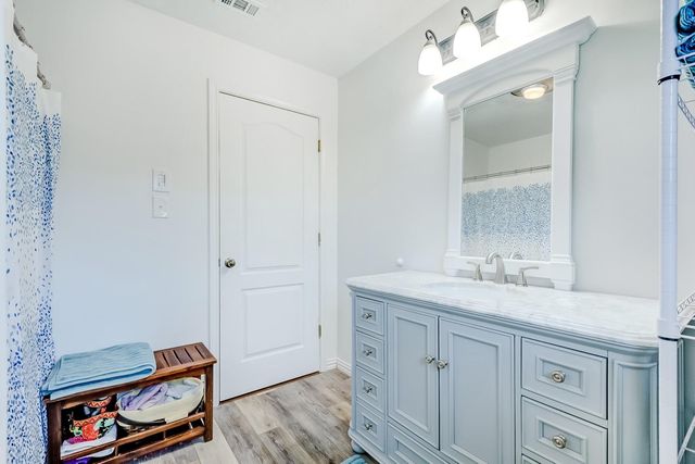 186 Poinsetta Street, Bridge City, TX 77611