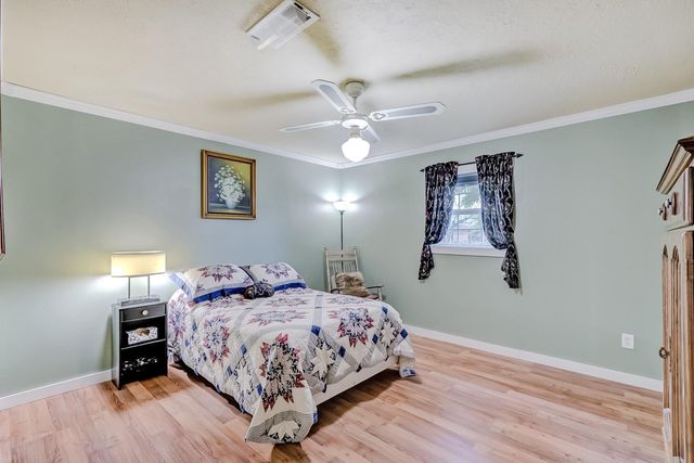 186 Poinsetta Street, Bridge City, TX 77611