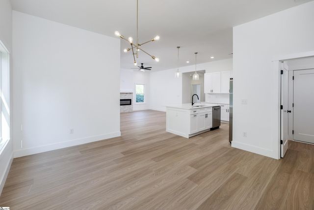 506 Vault Way, Roebuck, SC 29376