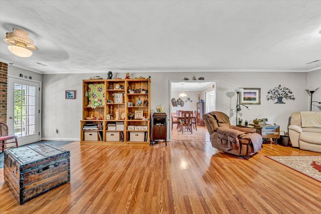 1033 Annie Bell RD, Blue Ridge, VA 24064
