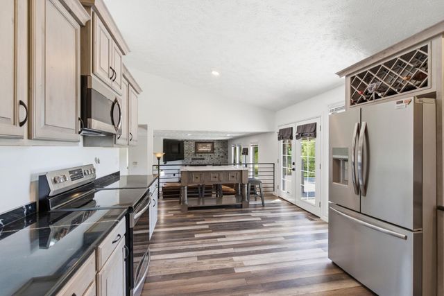 21611 N Little Spokane Dr, Colbert, WA 99005
