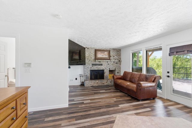 21611 N Little Spokane Dr, Colbert, WA 99005