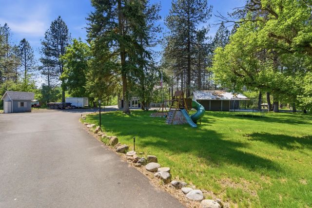21611 N Little Spokane Dr, Colbert, WA 99005