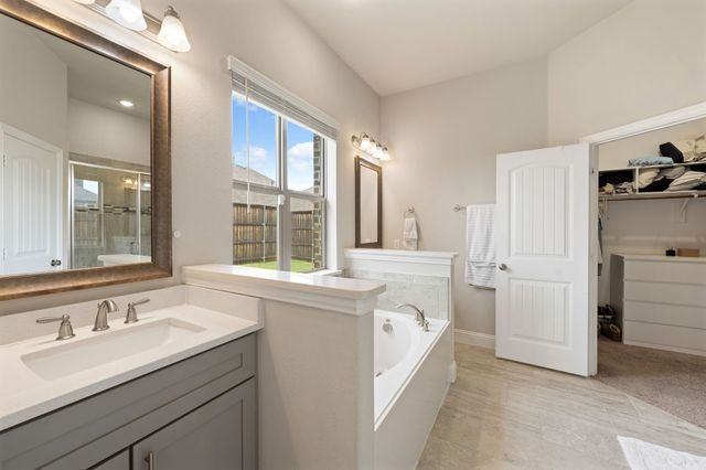 1024 Macaw Drive, Forney, TX 75126