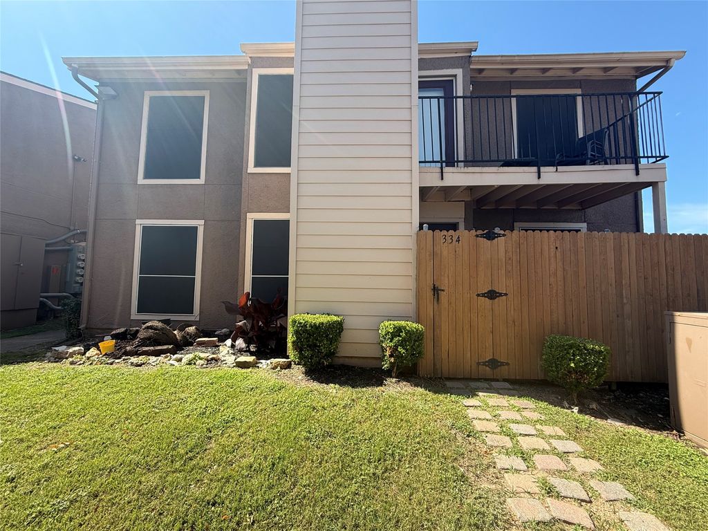 5504 Boca Raton Boulevard 334, Fort Worth, TX 76112