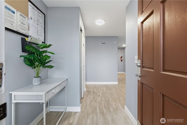 12433 SE 275th Place, Kent, WA 98030