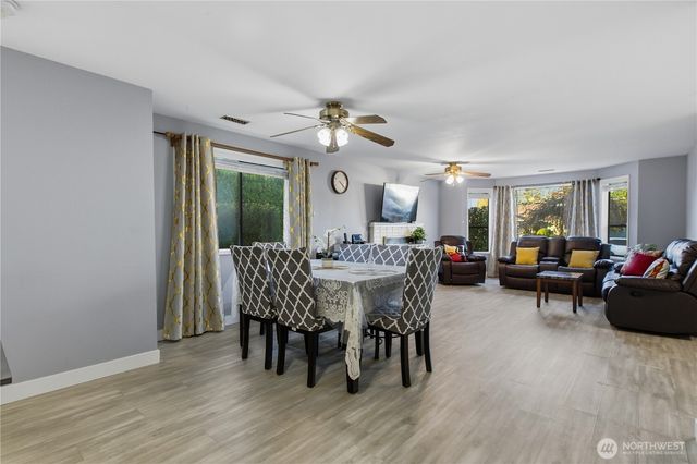 12433 SE 275th Place, Kent, WA 98030