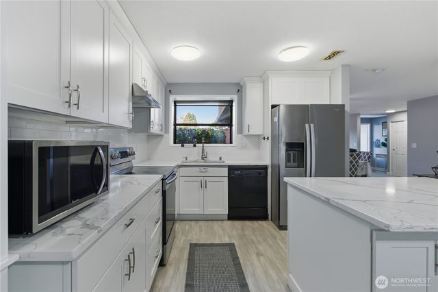 12433 SE 275th Place, Kent, WA 98030