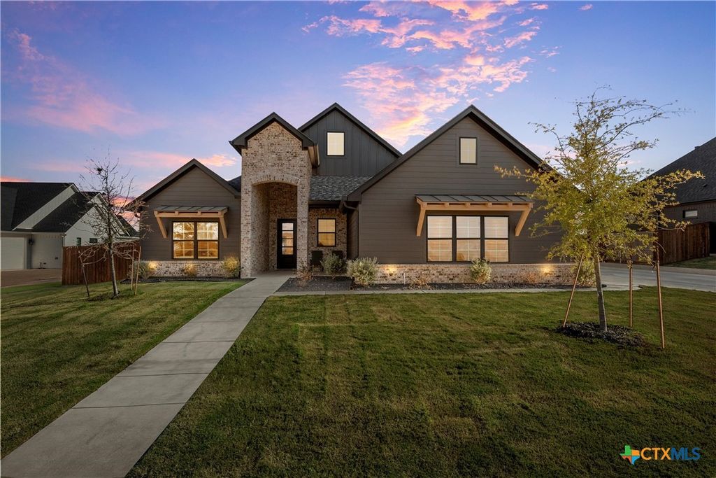 12015 Sequoia Lane, Woodway, TX 76712
