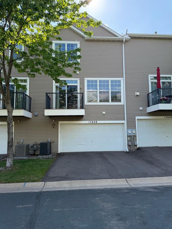 15608 Prospect Road, Eden Prairie, MN 55347
