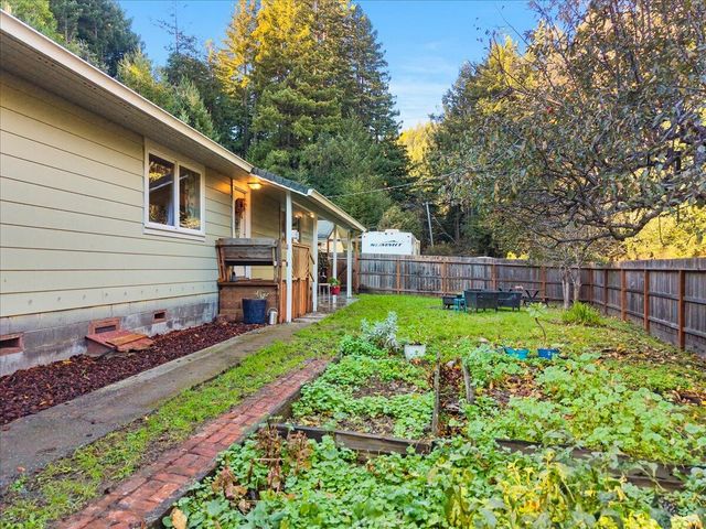 50 Redwood Avenue, Rio Dell, CA 95562
