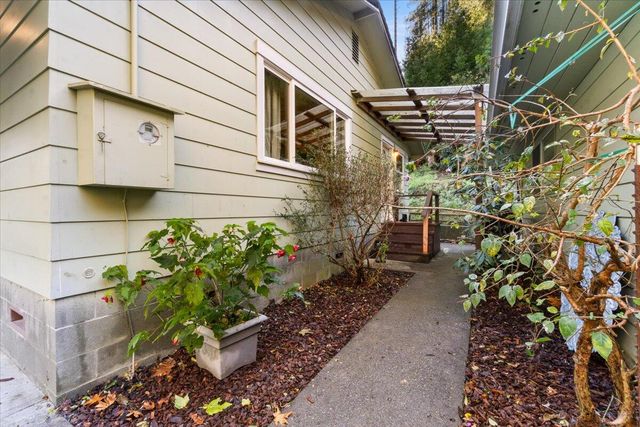 50 Redwood Avenue, Rio Dell, CA 95562