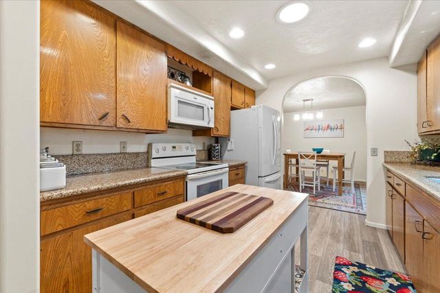 50 Redwood Avenue, Rio Dell, CA 95562