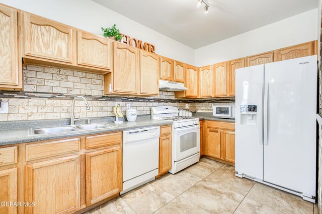 14320 Escalera Drive, Horizon City, TX 79928